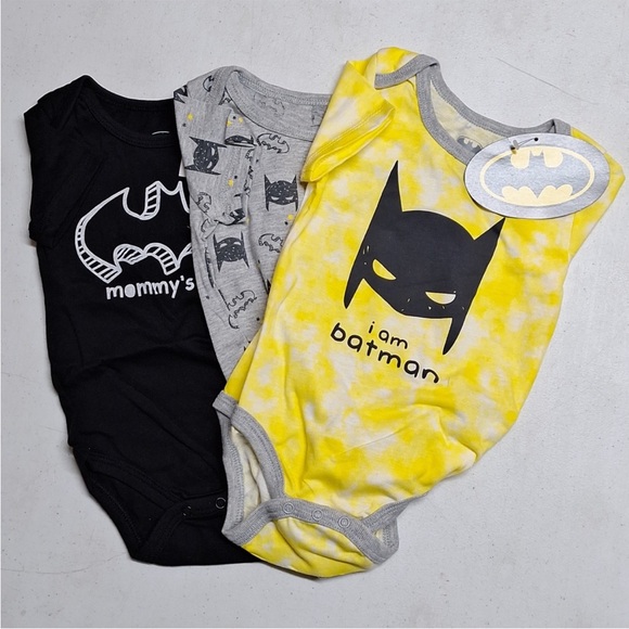 New with Tags! Three piece Batman Baby Onsie Set Sizes 12M and 18M - Picture 2 of 13